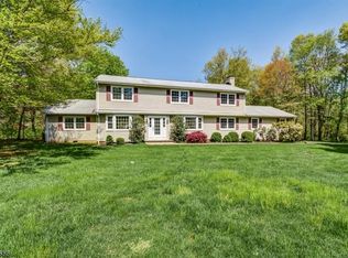 34 Holmesbrook Rd, Basking Ridge, NJ 07920