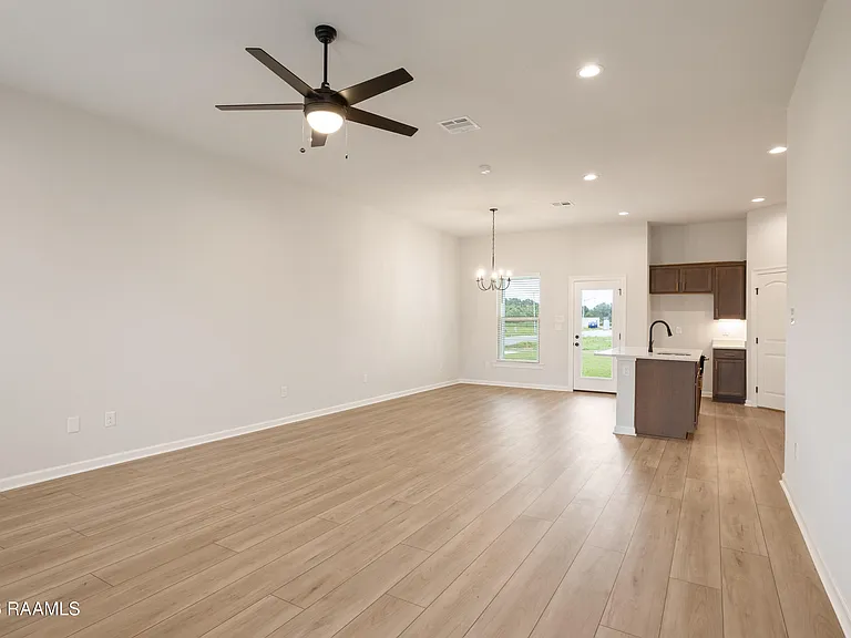 101 Bexley Ct — Photo 7