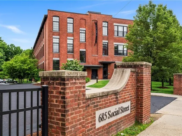 685 Social St APT 115, Woonsocket, RI 02895
