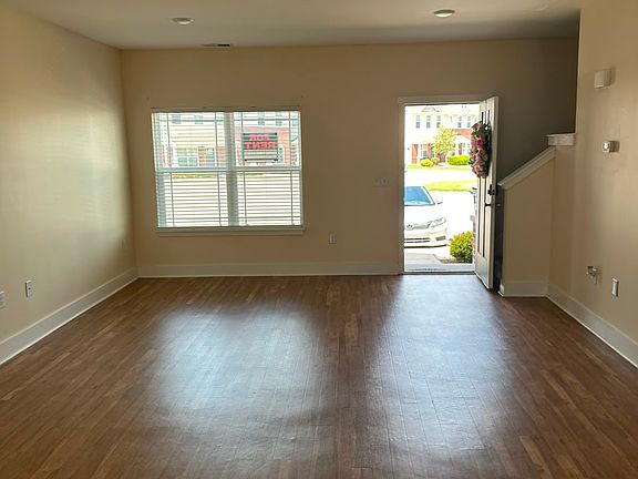 4th image of 1079 Wells Way #1079