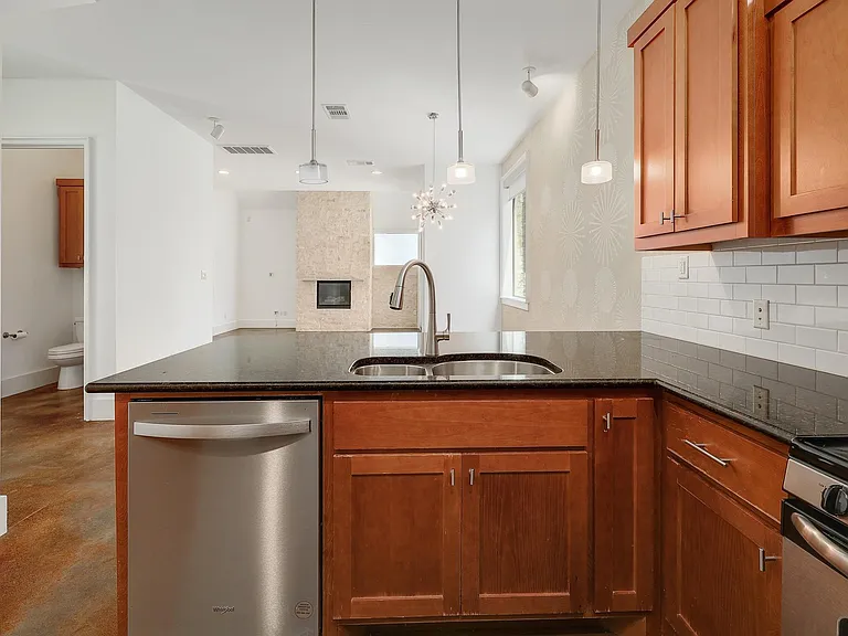 1601 Houston St #3 — Photo 16
