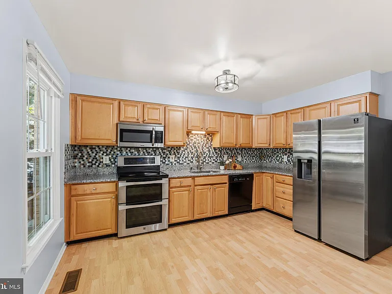 7428 Chummley Ct — Photo 11