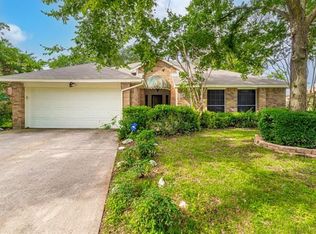 7022 Escondido Dr, Arlington, TX 76016