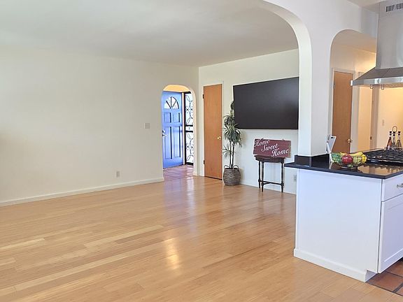 5th image of 1200 E Peach Ave