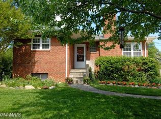 859 N Greenbrier St, Arlington, VA 22205