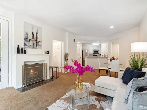 240 Caldecott Ln Unit 204, Oakland, CA 94618