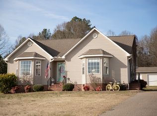 475 Hammett Rd, Wellford, SC 29385