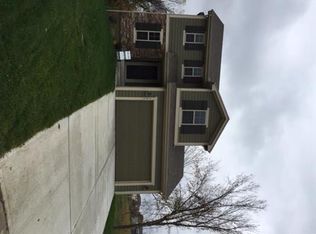 501 Hickory Ridge Dr, Grain Valley, MO 64029