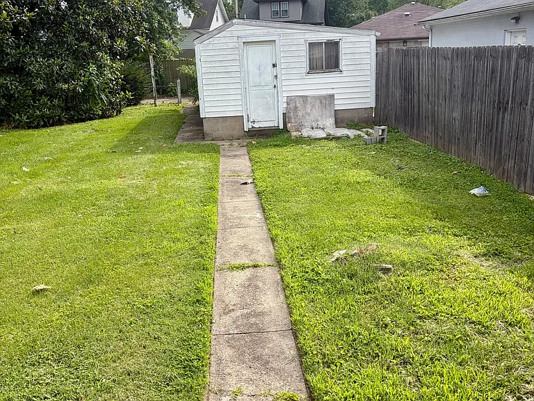 1312 Earl Ave — Photo 11