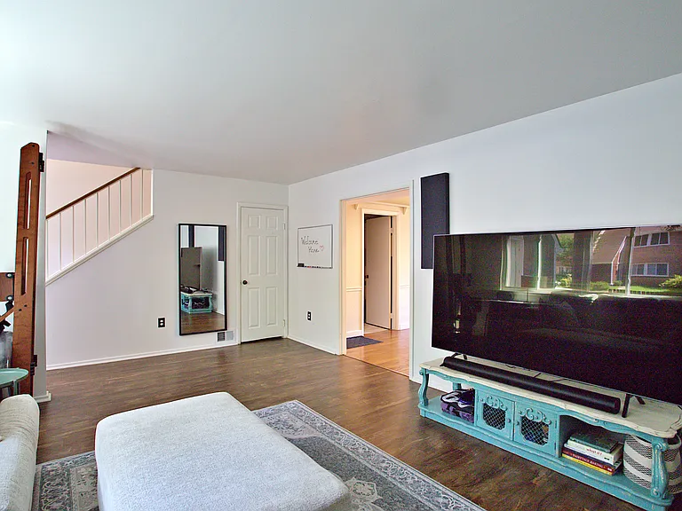 1450 Greenmont Ct — Photo 5