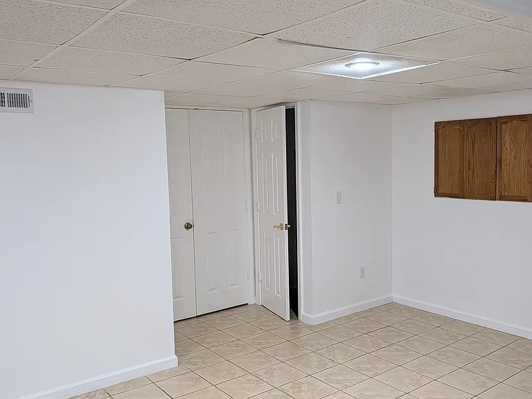 959 Foxborough Rd — Photo 43