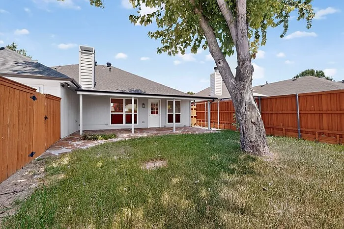 9881 Cambridge Dr — Photo 42