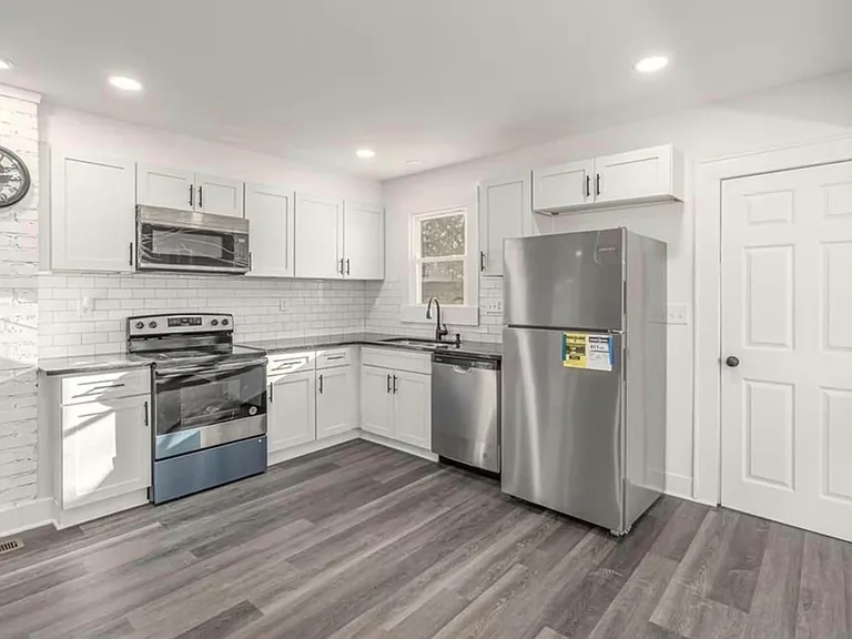 407 Cox Ave — Photo 3