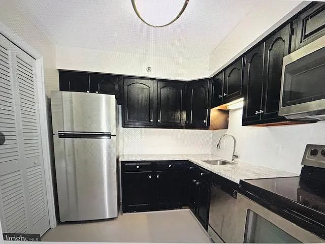1301 N Courthouse Rd #1016 — Photo 14