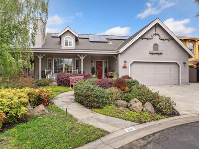 241 River Oaks Dr, Lodi, CA, 95240