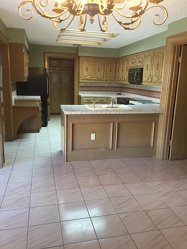 121 E Kiwi St Photo 1