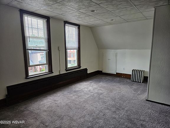 5th image of 712 W 3rd St