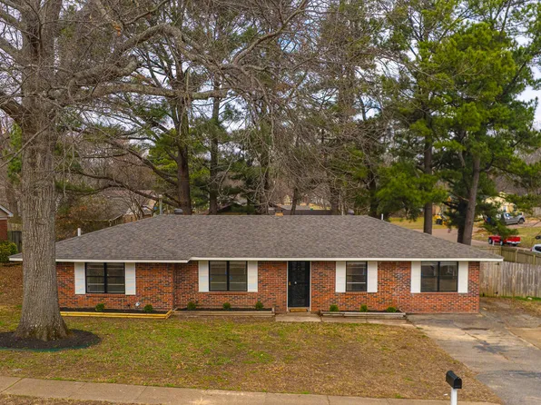 910 Hackberry Dr, Southaven, MS 38671