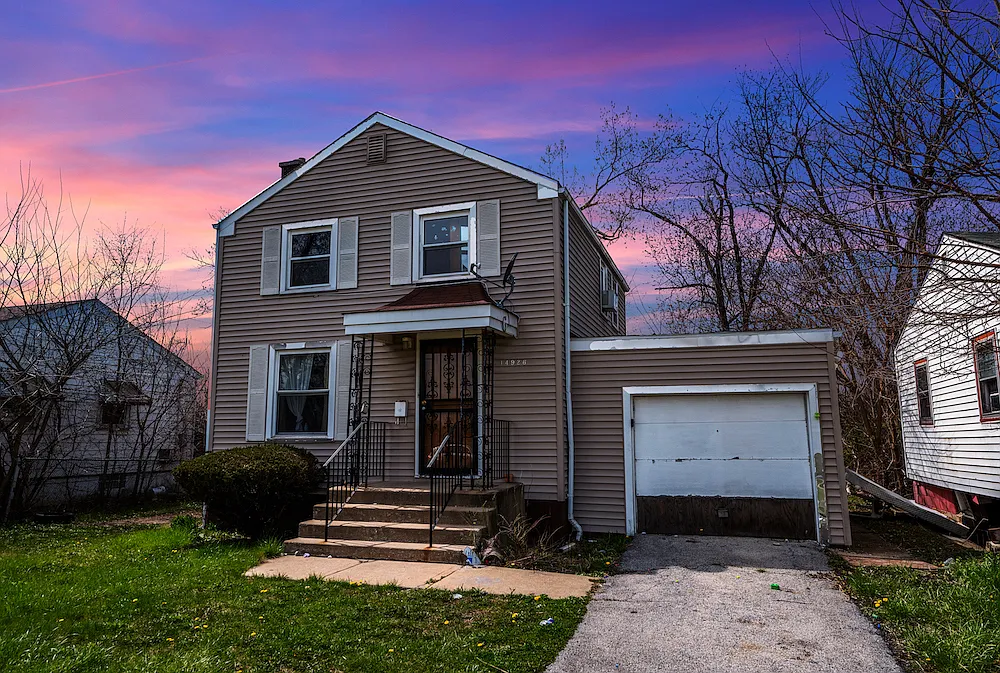 14926 Myrtle Ave photo 1