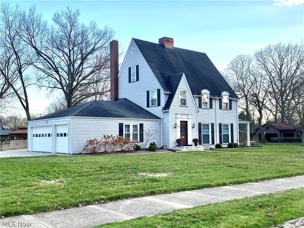 202 E 12th St, Dover, OH 44622