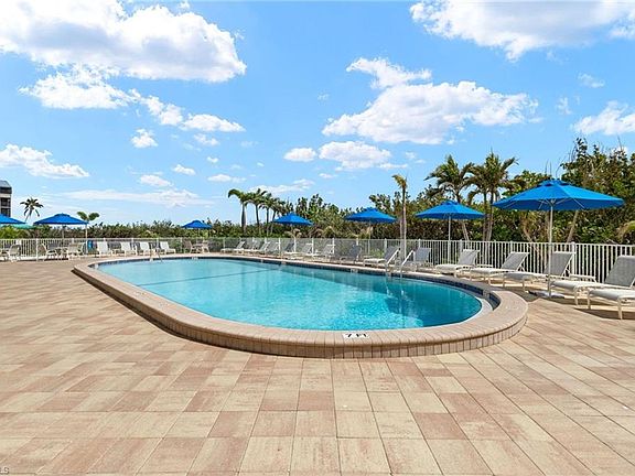 4th image of 26171 Hickory Blvd #Ii-6a