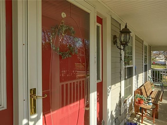 4th image of 213 Joyce Dr