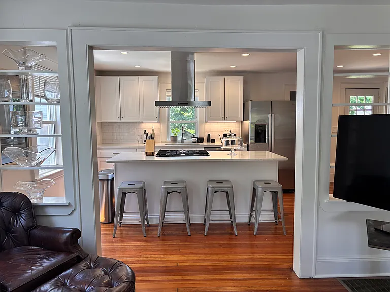 144 Bungalow Ave — Photo 4
