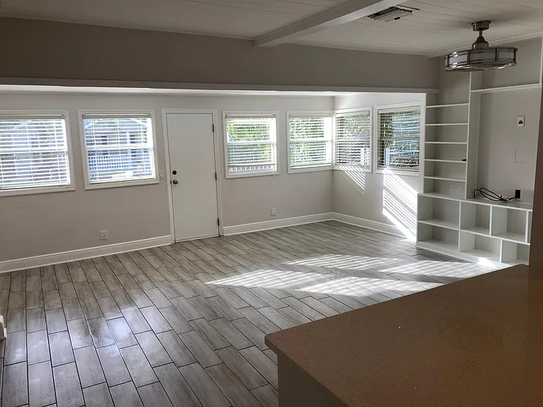 935 Altaloma Ave — Photo 3
