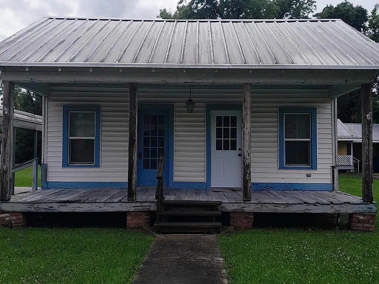 205 Jacques St — Photo 2