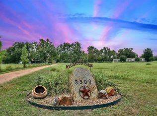 3900 Manuel Loop, La Grange, TX 78945