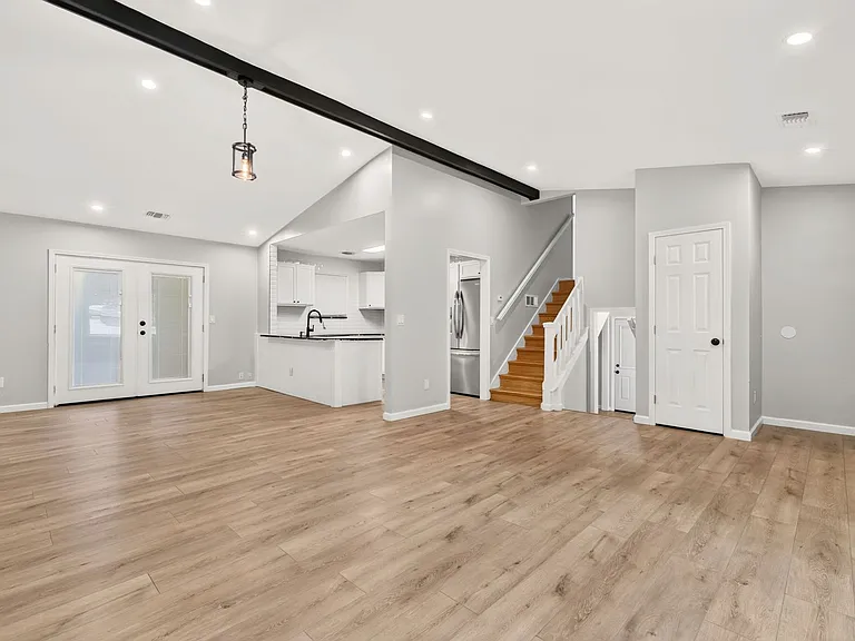 2136 Sara Ashley Way — Photo 8