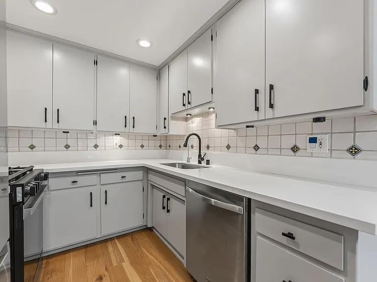 9061 Keith Ave #208 — Photo 6