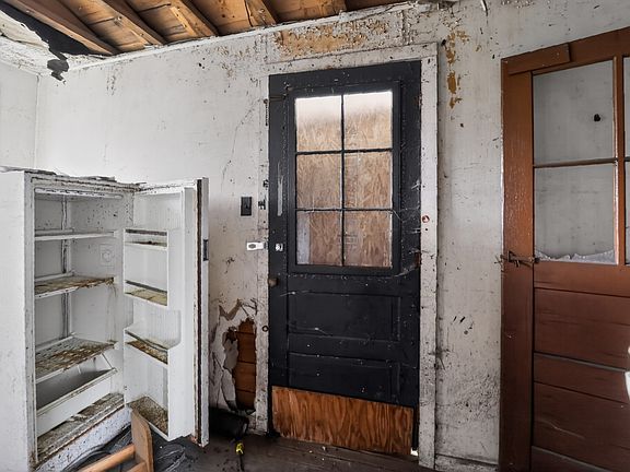 2nd image of 227 Arlington St