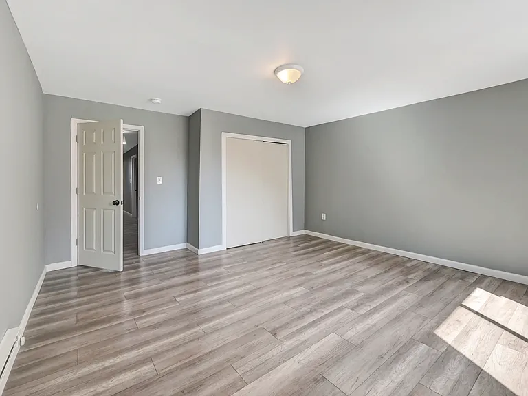 128 E Broad St #B — Photo 15
