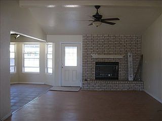 4th image of 711 Barnett Dr