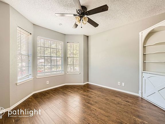 5th image of 733 Kentwood Cir