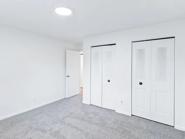 Foreman Apartments — Photo 10