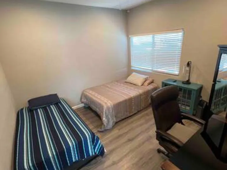 516 E Main St — Photo 16