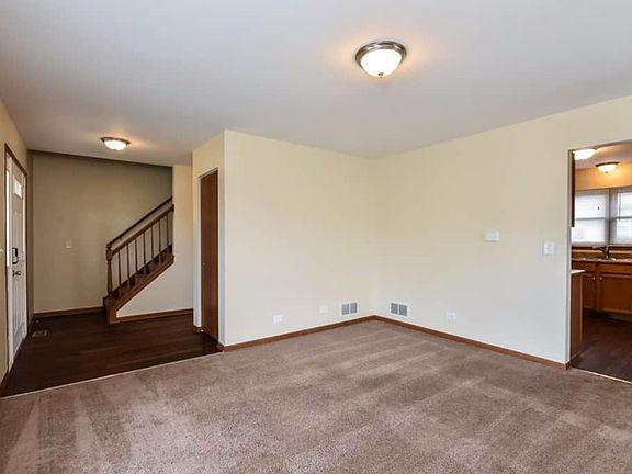 2nd image of 4907 Lobelia Ln