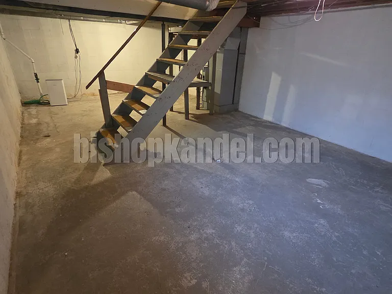1614 Crystal Ave — Photo 6