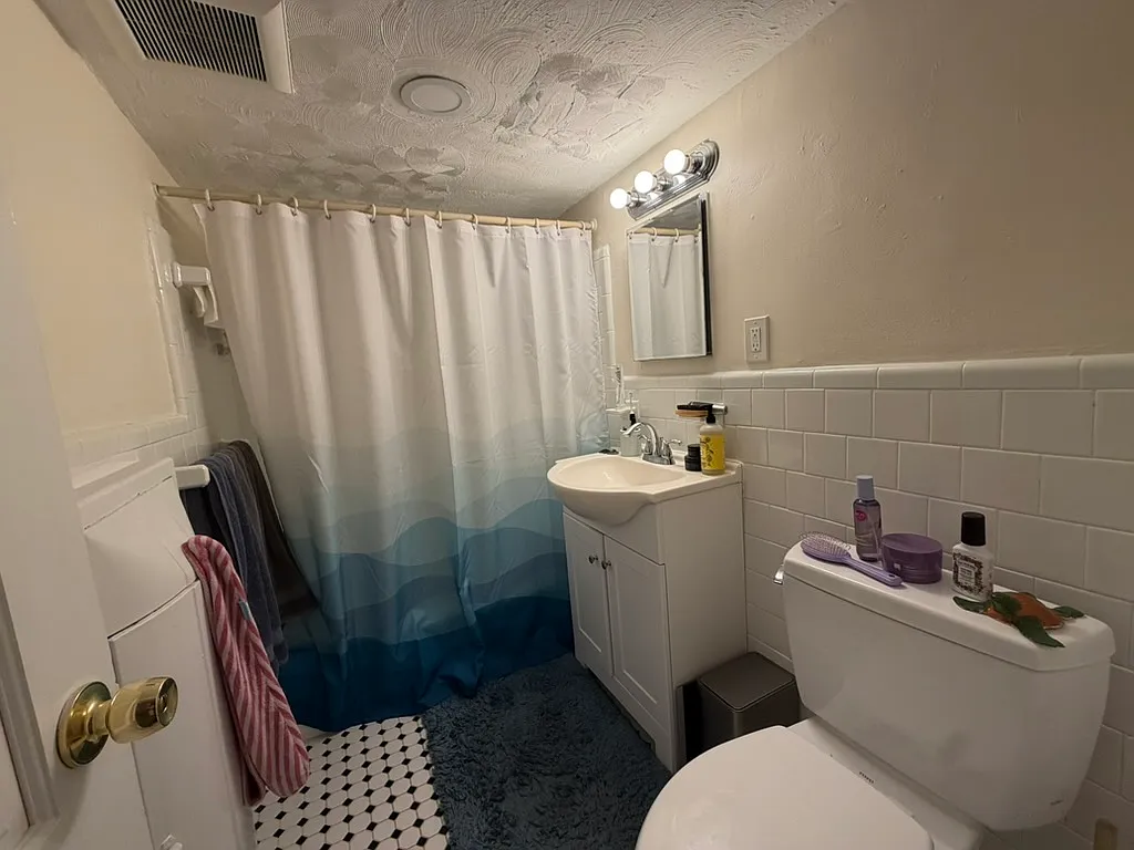 1 bed, 600 sqft, $1,995 — Photo 3