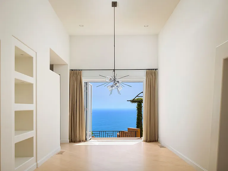 3235 Rambla Pacifico — Photo 8