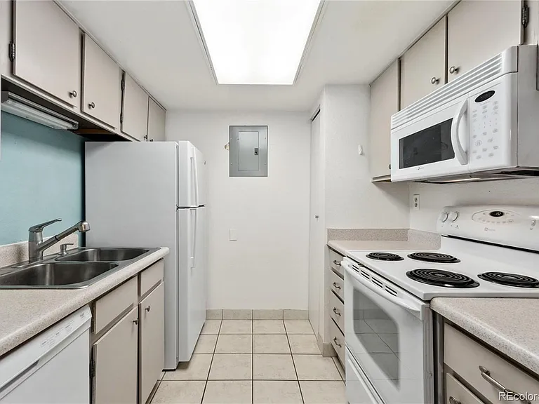 13270 E Jewell Ave #103 — Photo 4