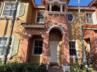 Hampton Isles Condo, Pembroke Pines, FL 33025