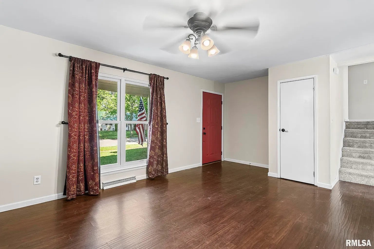 3 bed, 2052 sqft, $2,000 — Photo 3