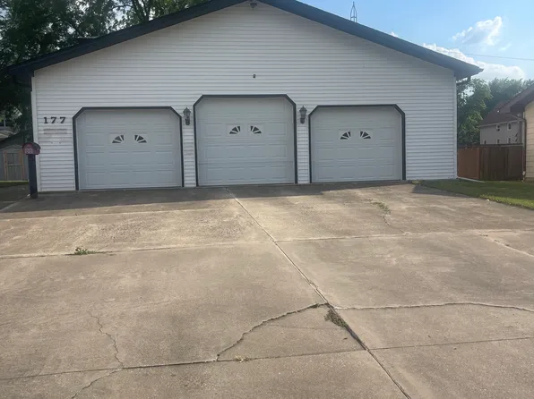 177 W 5th St, Manteno, IL 60950