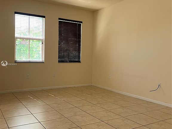 4th image of 11605 NW 89th St APT 211