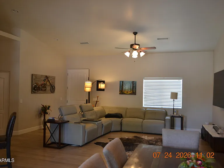 5914 E Broadway Ave — Photo 5