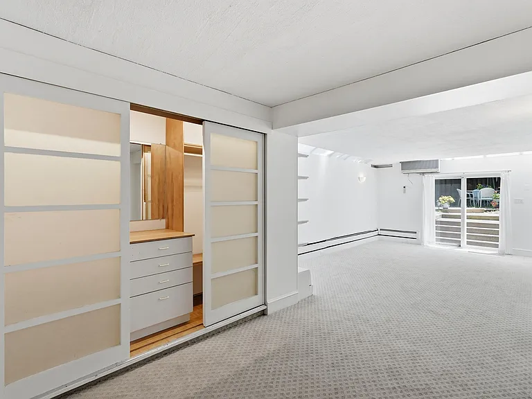 4432 Q St NW — Photo 5