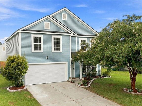 2nd image of 1071 Briar Rose Ln